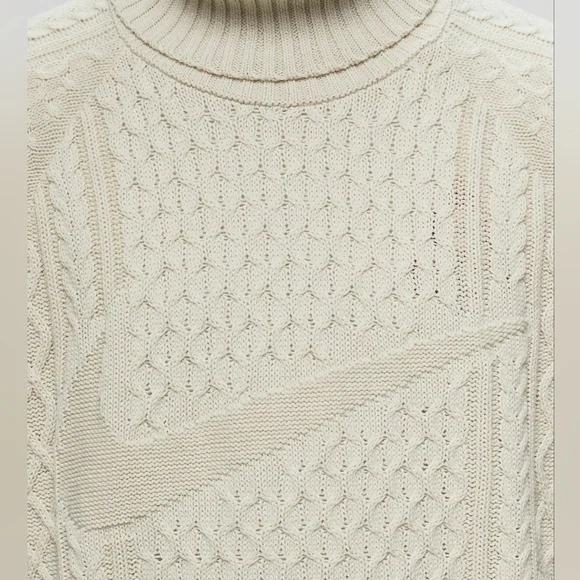NWT Nike Life Light Bone Cable Knit Swoosh Turtleneck Sweater M